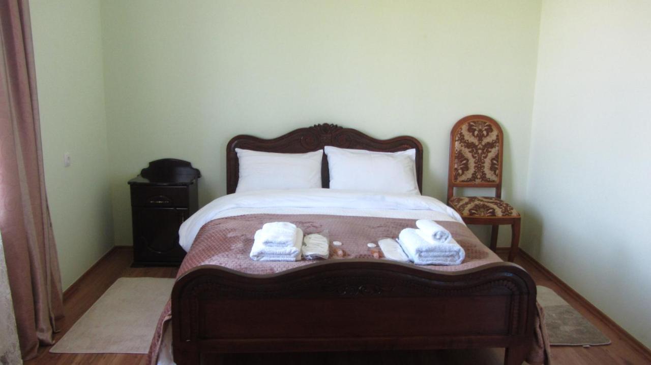 Blue Guest House Samtredia Exterior foto
